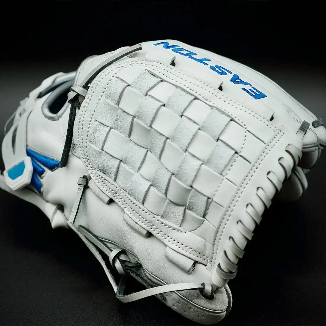 Easton Ghost NX 12.5" Pitcher/Infield Fastpitch Softball Glove: GNXFP125 4 Easton Ghost NX 12.5" Pitcher/Infield Fastpitch Softball Glove: GNXFP125 - Image 4