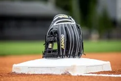 2023 Wilson A2000 1786 Spin Control 11.5" Infield Baseball Glove: WBW100985115 -Baseball Bats Sales Shop WBW100985115Lifestlye2